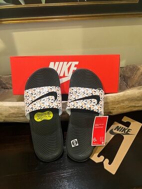 NWT Nike Kawa Slides